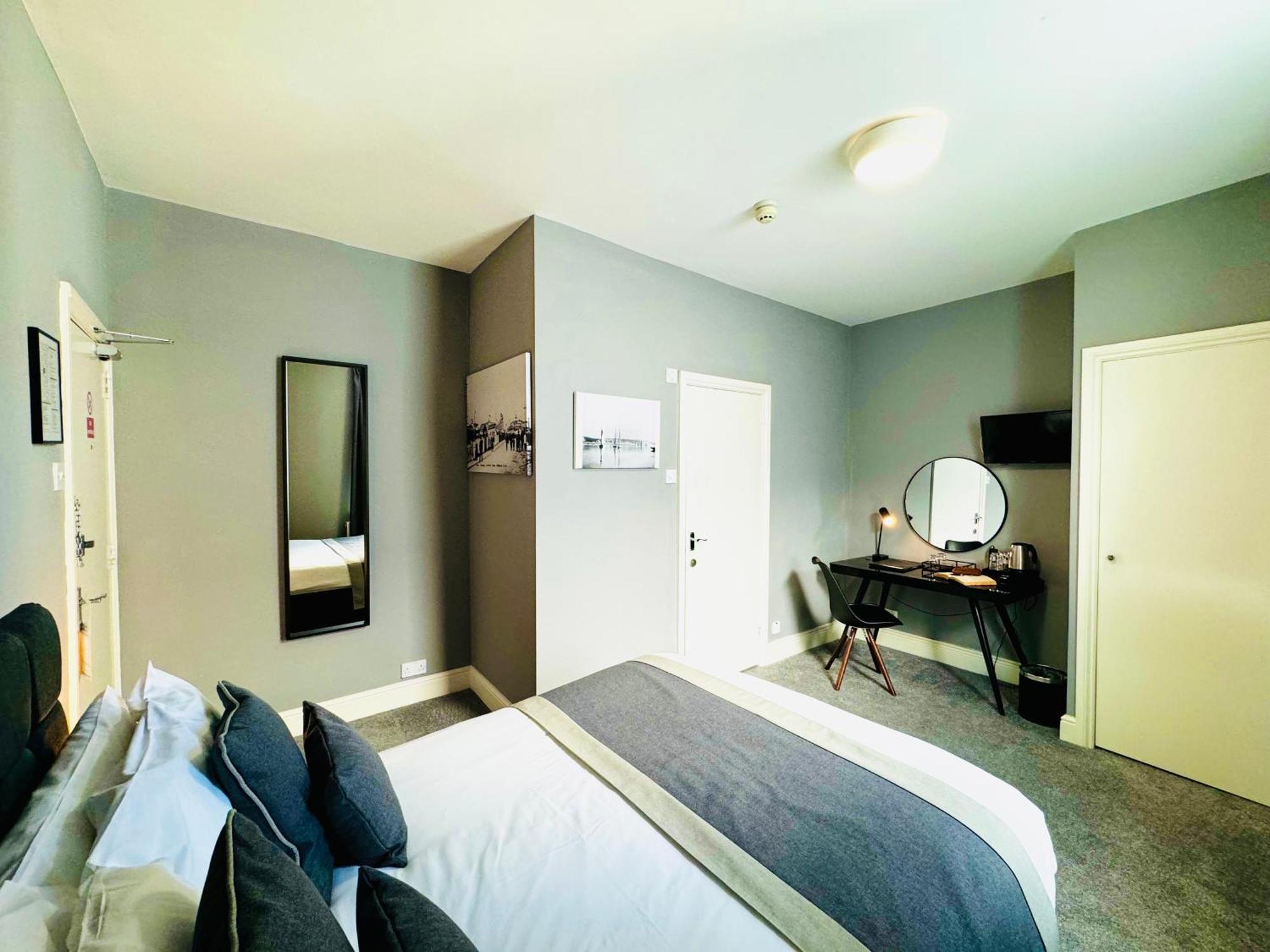 The Chesterhouse Douglas Bagian luar foto