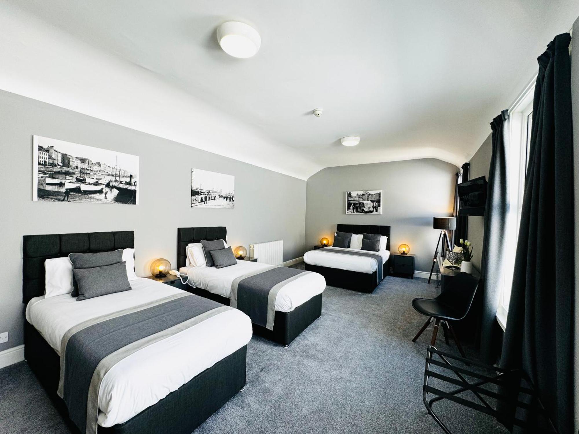 The Chesterhouse Douglas Bagian luar foto